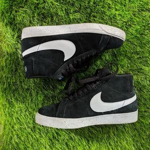 Nikes black suede
